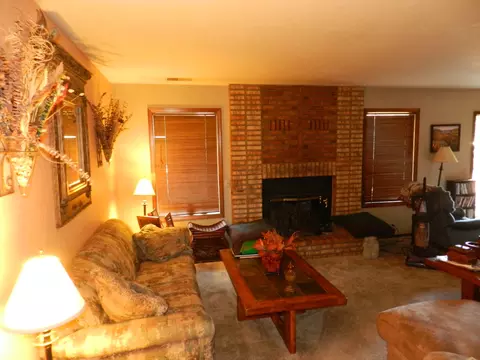 1160 Hanover Ct, Redding, CA 96003 photo 3