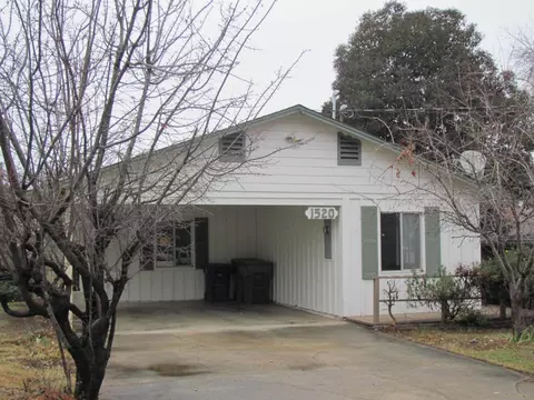 1520 Pleasant St, Redding, CA 96001 photo 1