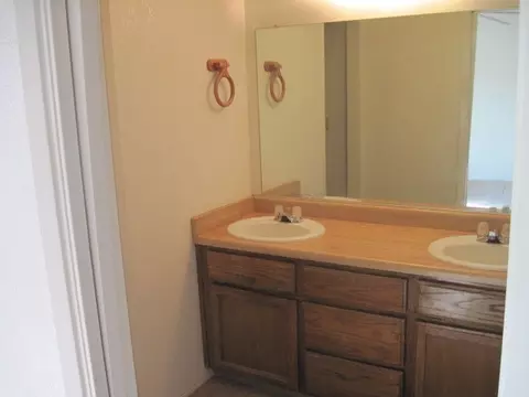 1020 Camelot, Redding, CA 96003 photo 5
