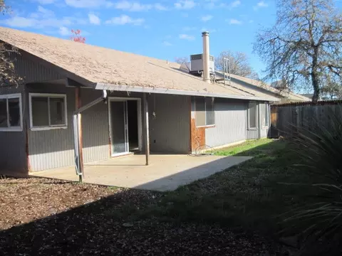 1020 Camelot, Redding, CA 96003 photo 10
