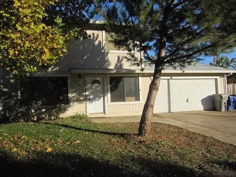 3827 Pegasus St, Redding, CA 96002 photo 1
