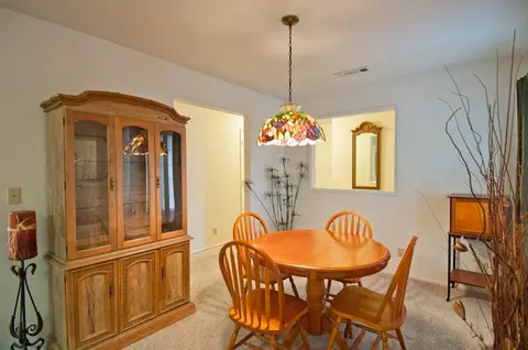 2542 Capella St, Redding, CA 96002 photo 7