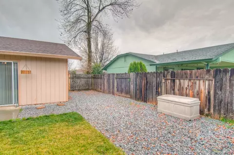 2542 Capella St, Redding, CA 96002 photo 16