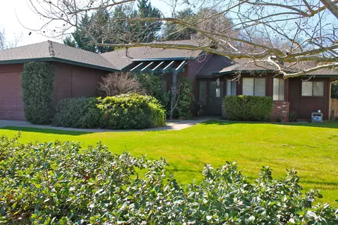 4256 Pasatiempo, Redding, CA 96002 photo 2