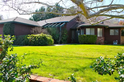 4256 Pasatiempo, Redding, CA 96002 photo 1