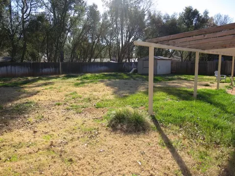 4327 Agnes May Dr, Redding, CA 96002 photo 4