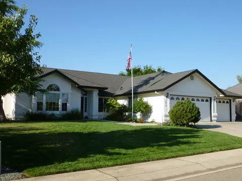 2270 Cumberland Dr, Redding, CA 96001 photo 1