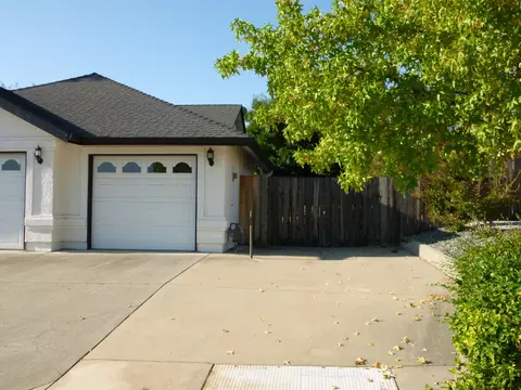 2270 Cumberland Dr, Redding, CA 96001 photo 3