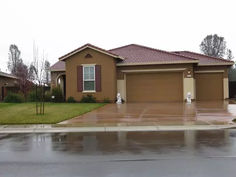 4417 Chinook Dr, Redding, CA 96002 photo 2