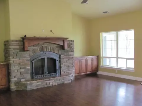 20387 Penny Ln, Redding, CA 96003 photo 3