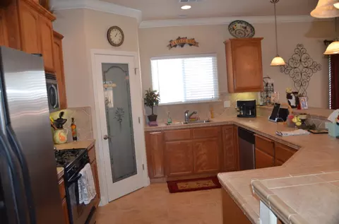 3865 Cambria Dr, Redding, CA 96002 photo 5