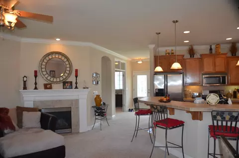 3865 Cambria Dr, Redding, CA 96002 photo 2
