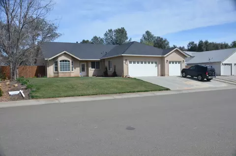3865 Cambria Dr, Redding, CA 96002 photo 1