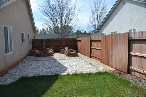 3865 Cambria Dr, Redding, CA 96002 photo 11