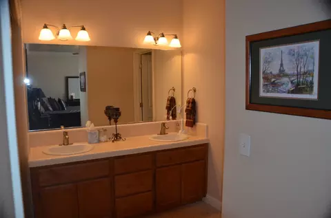 3865 Cambria Dr, Redding, CA 96002 photo 9