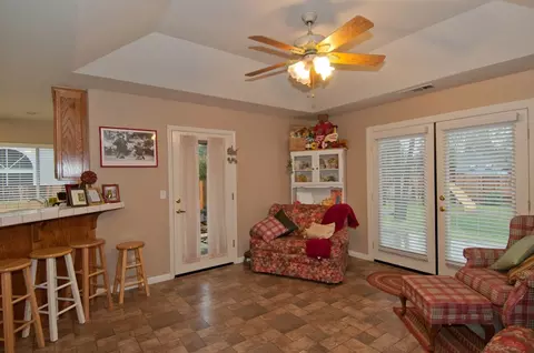 5819 Beaumont Dr, Redding, CA 96003 photo 9