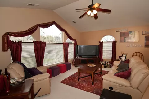 5819 Beaumont Dr, Redding, CA 96003 photo 3