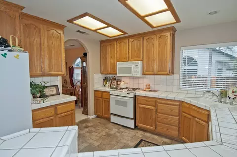 5819 Beaumont Dr, Redding, CA 96003 photo 8