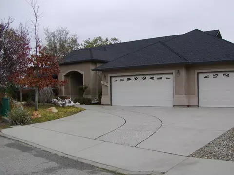 1533 Brinn Dr, Redding, CA 96001 photo 1