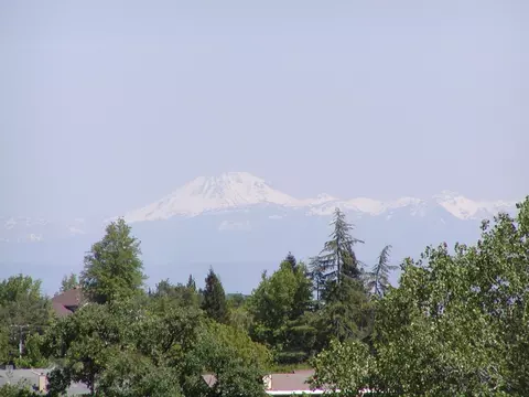 1533 Brinn Dr, Redding, CA 96001 photo 3