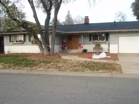 576 Rafael St, Redding, CA 96002 photo 1