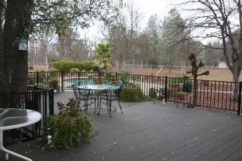 8760 Quail Valley Dr, Redding, CA 96002 photo 3