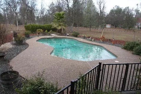 8760 Quail Valley Dr, Redding, CA 96002 photo 4