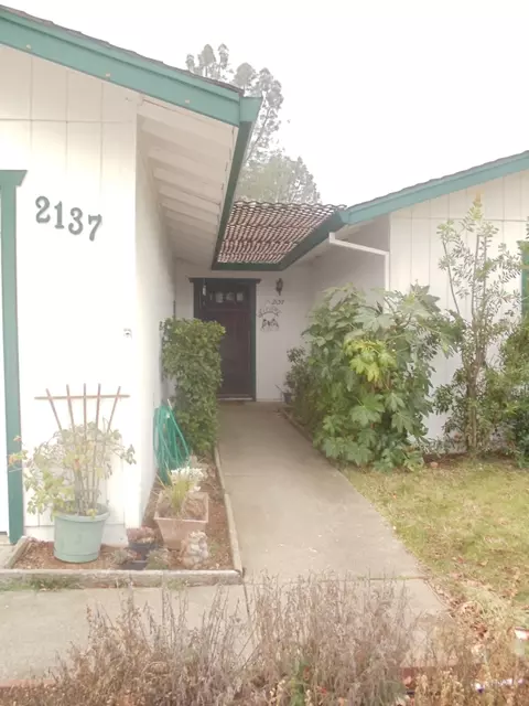2137 Jessica Way, Redding, CA 96002 photo 2
