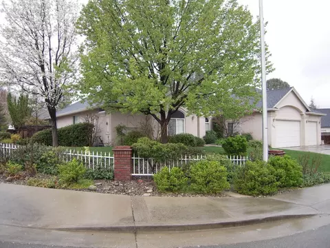 2090 Dream St, Redding, CA 96001 photo 4