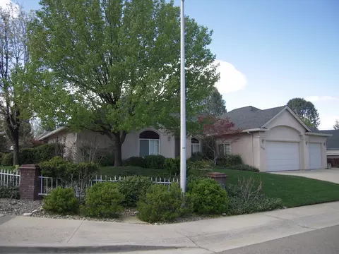 2090 Dream St, Redding, CA 96001 photo 3