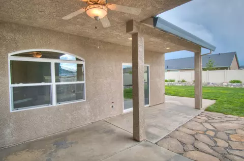 2097 Maudray Way, Redding, CA 96003 photo 30