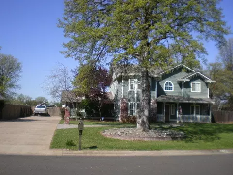 6736 Eastmont Dr, Redding, CA 96002 photo 2