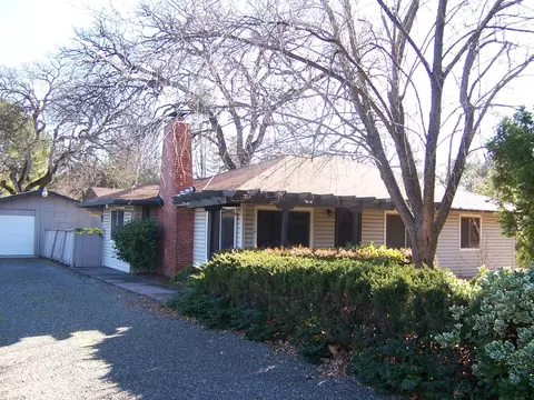 1541 Victor Ave, Redding, CA 96002 photo 1