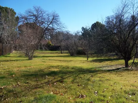 1541 Victor Ave, Redding, CA 96002 photo 4