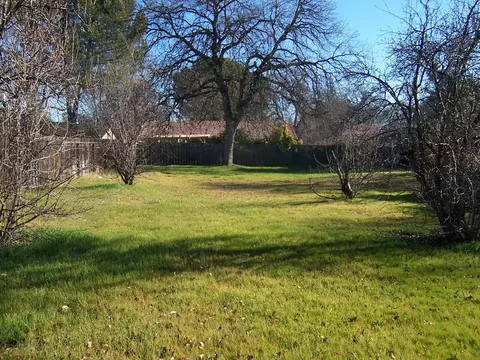1541 Victor Ave, Redding, CA 96002 photo 2