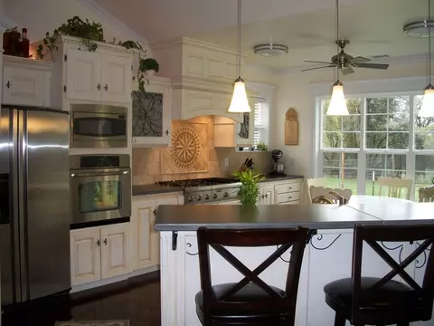 20497 Chloe Ct, Redding, CA 96003 photo 2