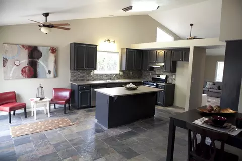 513 Alamine Dr, Redding, CA 96003 photo 3