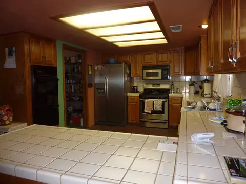1727 Dakota Way, Redding, CA 96003 photo 2