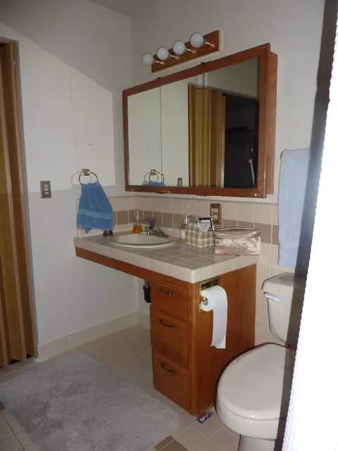 1727 Dakota Way, Redding, CA 96003 photo 5