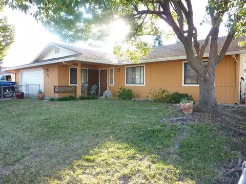 1727 Dakota Way, Redding, CA 96003 photo 1