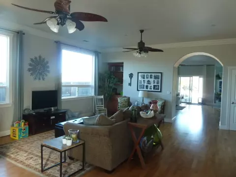 1129 Kellinger St, Redding, CA 96003 photo 4