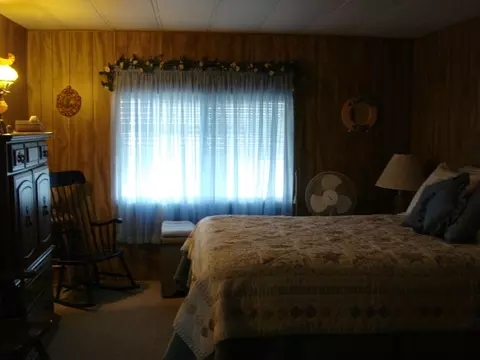 1045 Shawnee Trl, Redding, CA 96003 photo 8