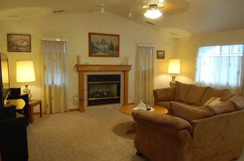 4647 Fiddleneck Dr, Redding, CA 96002 photo 5