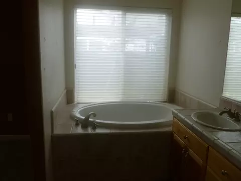 4096 Sunglow Dr, Redding, CA 96001 photo 3
