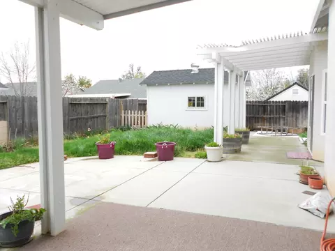 3278 Lawrence Rd, Redding, CA 96002 photo 4