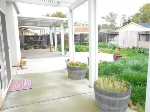 3278 Lawrence Rd, Redding, CA 96002 photo 3