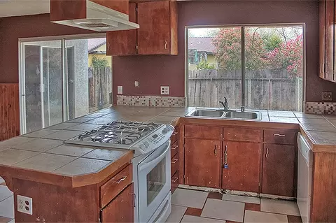 2581 Keylod St, Redding, CA 96002 photo 4