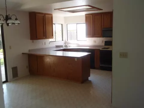 1439 Marigold Way, Redding, CA 96003 photo 9