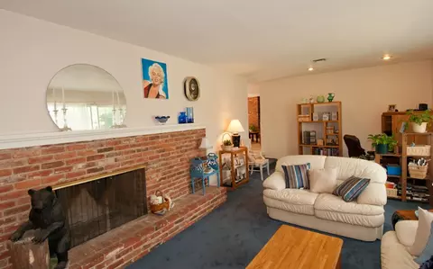 553 Gary Ct, Redding, CA 96002 photo 6