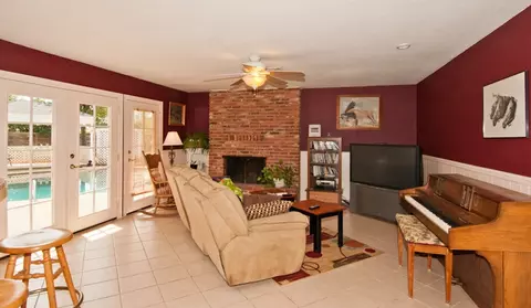 553 Gary Ct, Redding, CA 96002 photo 10